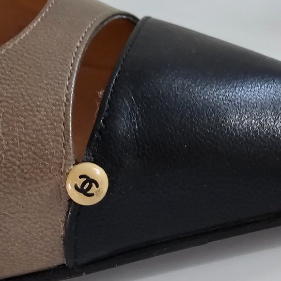 Chanel- Authentic Vintage Shoes! - Picture 3 of 12